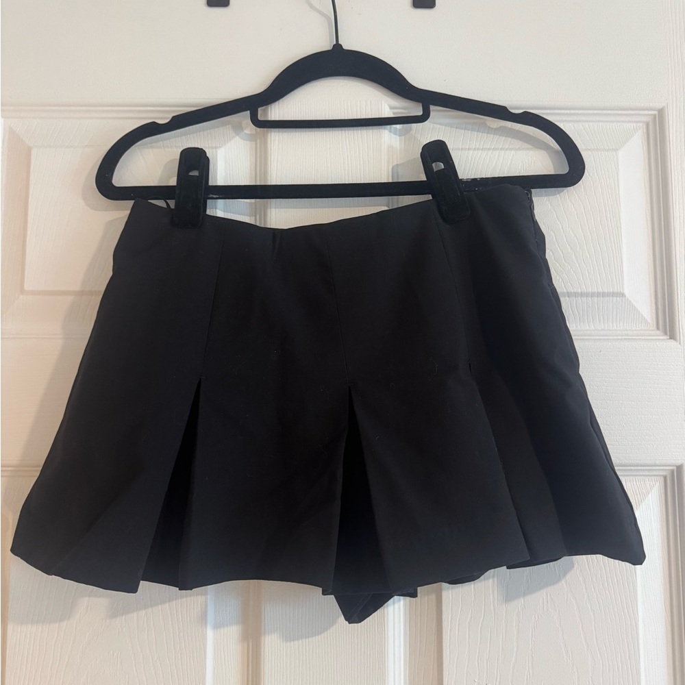 Zara Black Pleated Mini Skirt